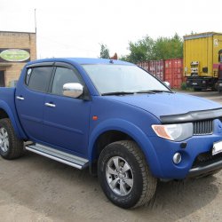 Mitsubishi L200 Blue