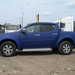 Mitsubishi L200 Blue