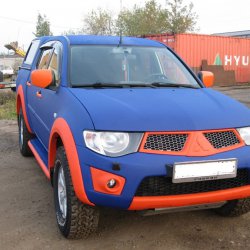 Mitsubishi L200 Blue-Orange