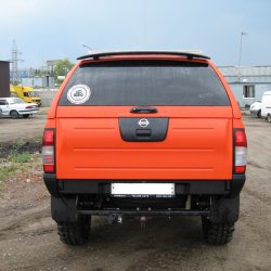 Nissan NP300 Orange-Black
