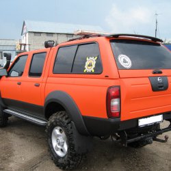 Nissan NP300 Orange-Black