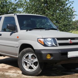 Mitsubishi Pajero IO