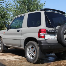 Mitsubishi Pajero IO