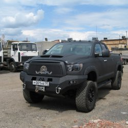Toyota Tundra BlackOut