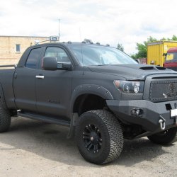 Toyota Tundra BlackOut